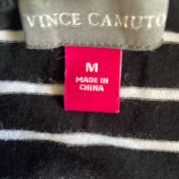 🎉2/20$Vince Camuto short-sleeve T😎 - Picture 5 of 9
